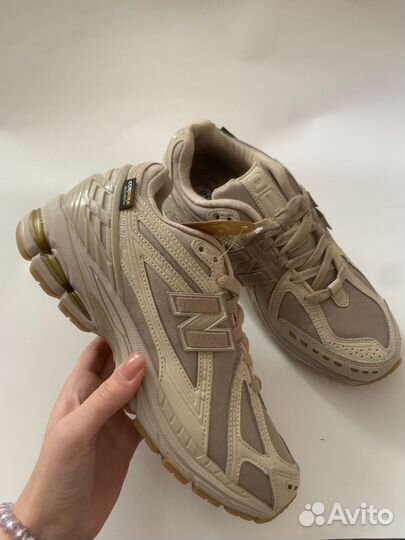 New Balance 1906R Cordura Desert