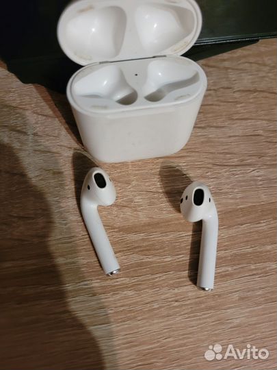 Оригинальные Apple Airpods 1 (второе поколение)