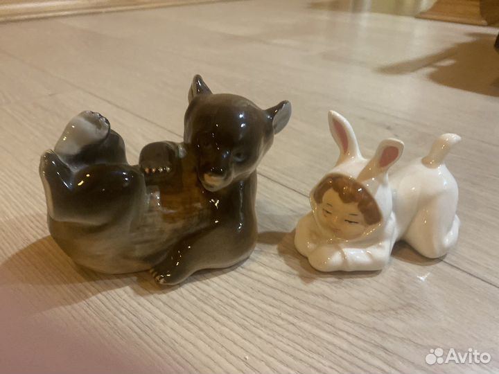 Фигуры фарфоровые медведь и мальчик