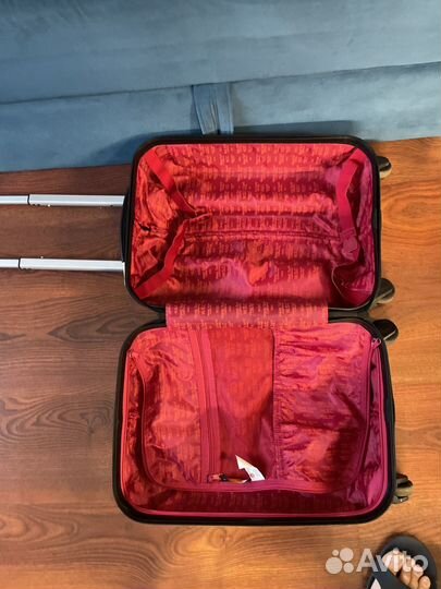 Детский чемодан на колесиках