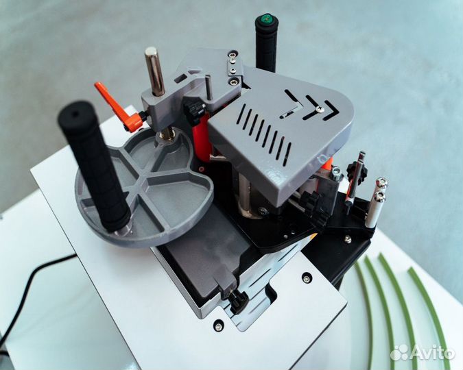 Кромкооблицовочный станок DM-105