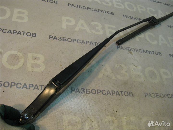 Поводок стеклоочистителя передний правый Skoda
