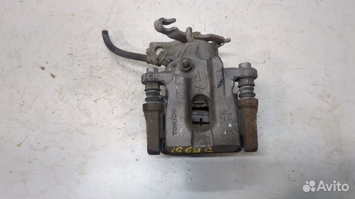 Суппорт Toyota Prius, 2016