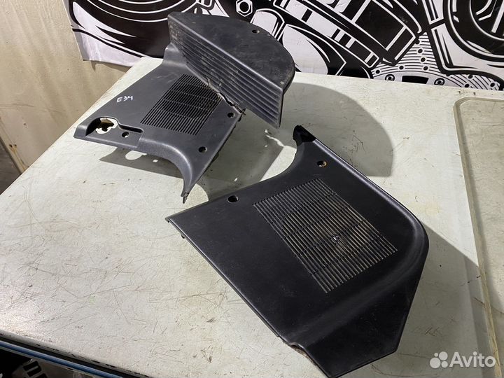 Обшивки нижние под динамики BMW 5 series E34