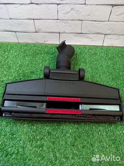 Пылесос с контейнером для пыли Bosch BGS412000