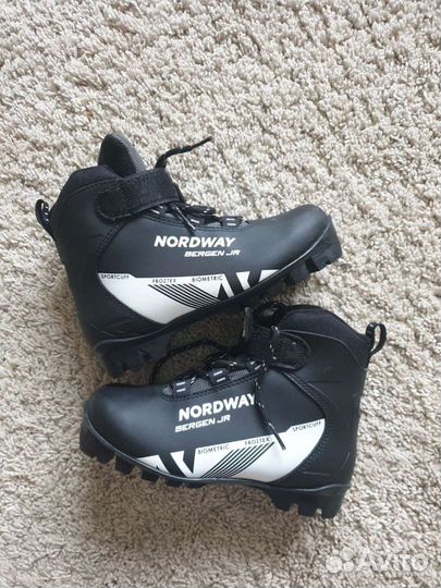 Лыжные ботинки