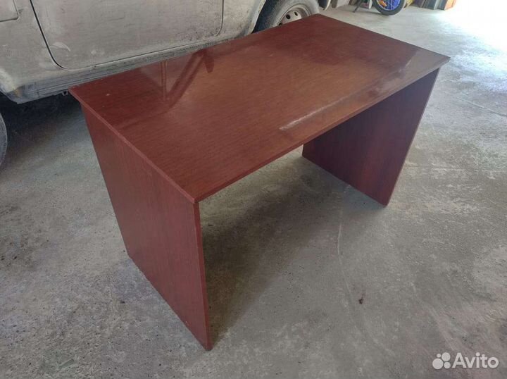 Письменный стол