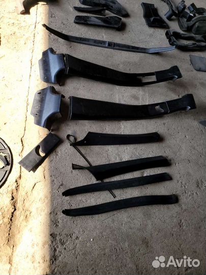 Передние и средние накладки стоек салона на 140