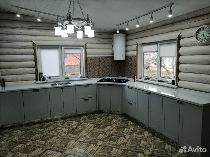 Кухонные гарнитуры с столешницей из камня