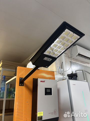 Фонарь на солнечной батарее 150Вт