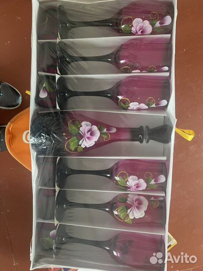 Графин с бокалами и стопками