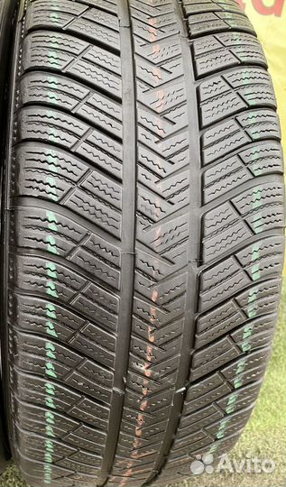 Michelin Pilot Alpin PA4 235/45 R20 100W