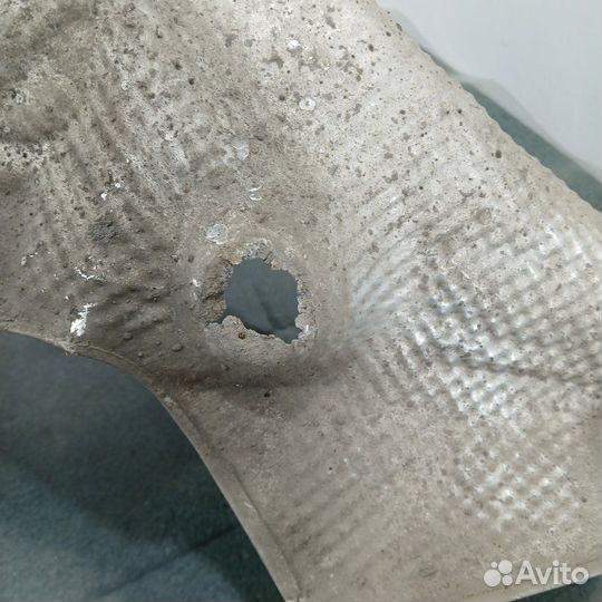 Тепловой экран передний левый Mercedes-Benz S W221