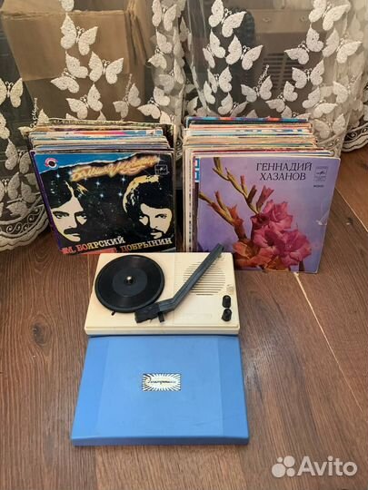 Проигрыватель Электроника и 150 пластинок