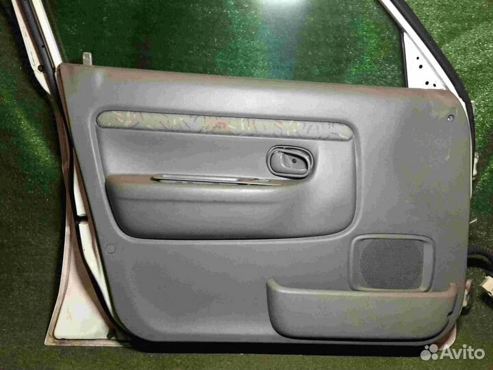 Дверь передняя левая Mazda Demio DW3W Пустая