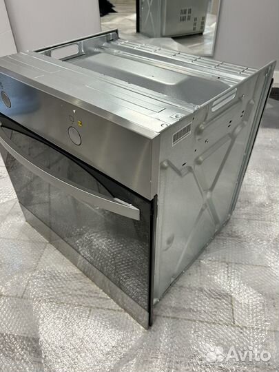 Духовой шкаф новый zanussi