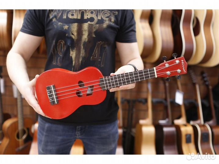 Mirra UK-210-21-RD Укулеле сопрано, цвет красный