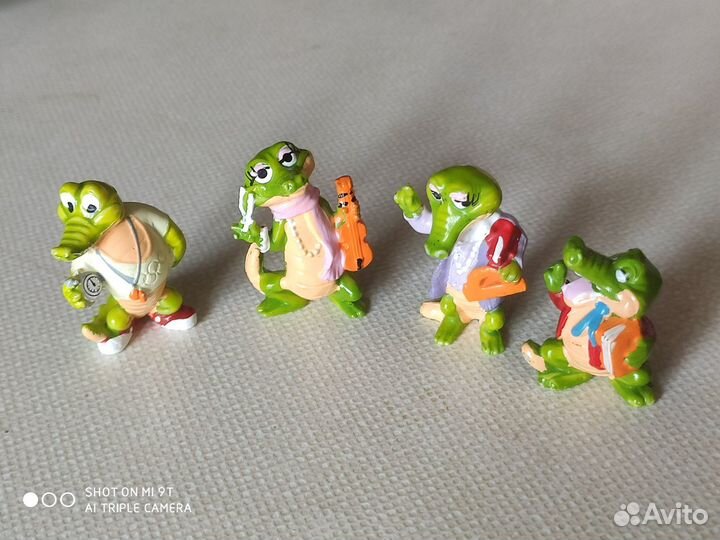 Игрушки из киндер-сюрпризов. Бегемоты. Кошки