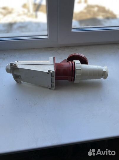 Продаю силовой разъём