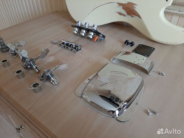 Фурнитура и запчасти бас гитар Fender Jazz Bass