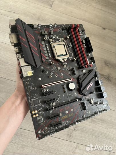Материнская плата с процессором