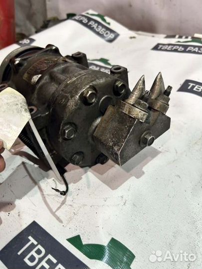 Компрессор кондиционера Jeep Cherokee XJ 4.0