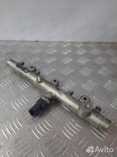 Топливная рампа Citroen Xsara Picasso 2.0 RHY 2003