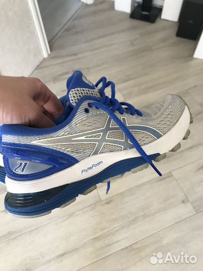 Профессиональные кроссовки для бега