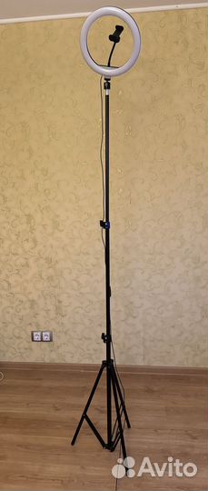 Кольцевая лампа 26 см