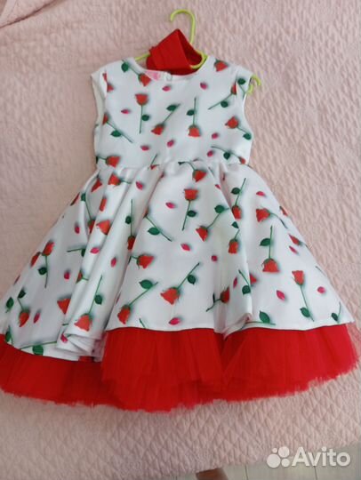 Нарядное платье для девочки 104-110