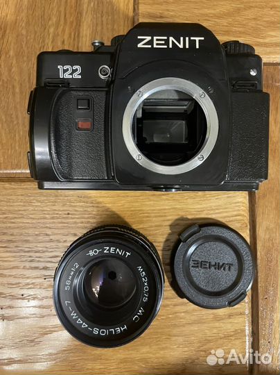 Пленочный фотоаппарат « зенит 122»