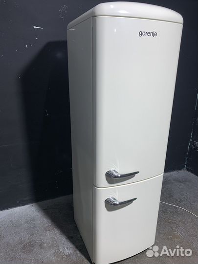 Холодильник Gorenge в стиле Smeg