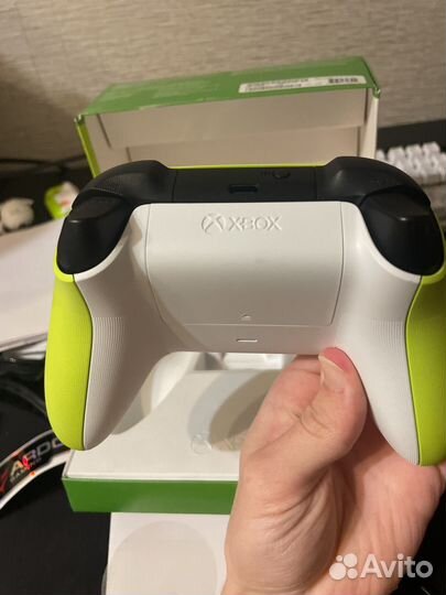 Геймпад xbox series electric volt