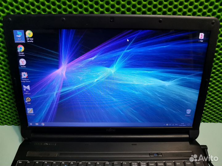 Ноутбук Fujitsu AH530 Intel Core i3 2GB 128GB