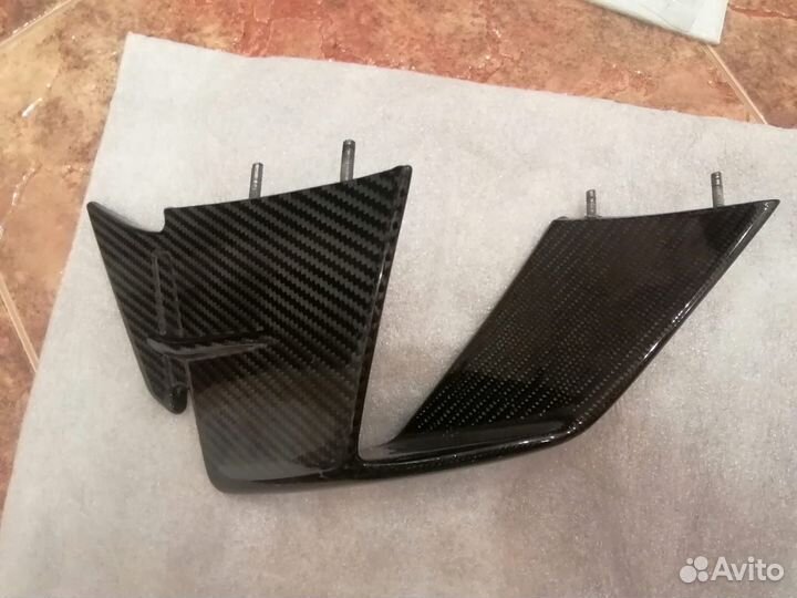 Карбоновый винглет с BMW M1000RR