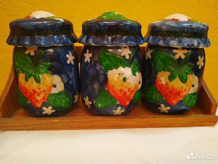 Наборы посуды и сервизы, одиночные предметы посуды