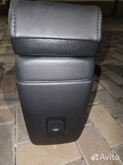 Подлокотник