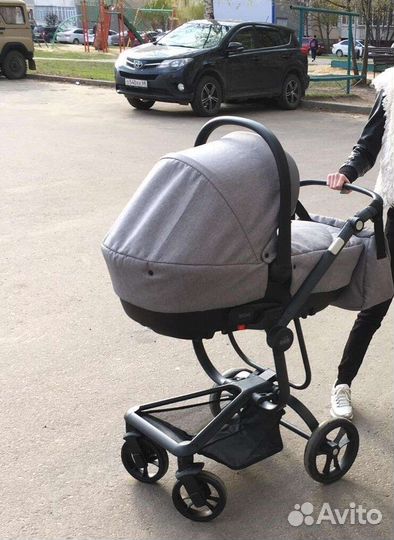 Детская коляска 3 в 1