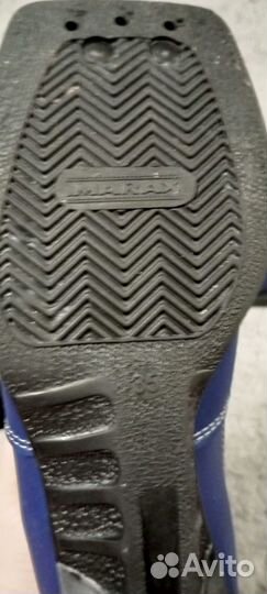 Продам лыжные ботинки