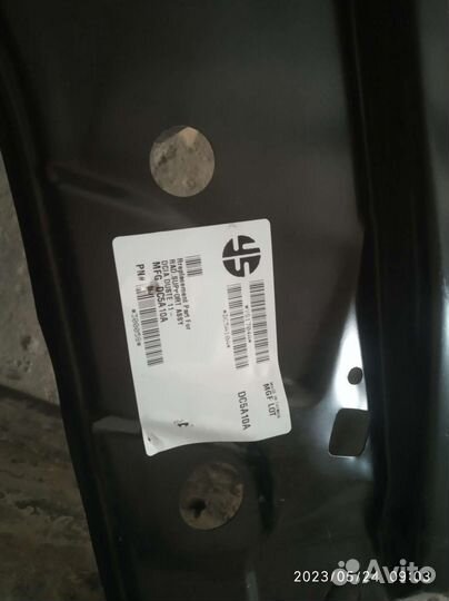 625044050r суппорт радиатора duster