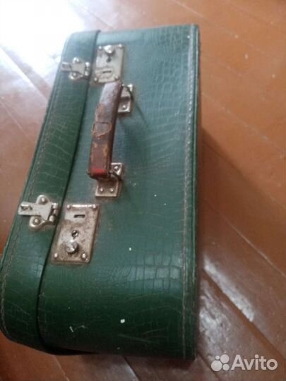 Чемодан СССР зеленый