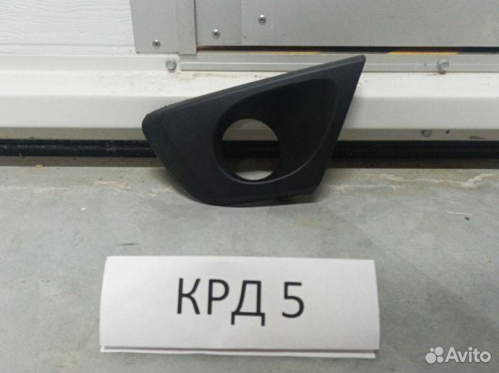 Окантовка противотуманной фары Рено Дастер 1