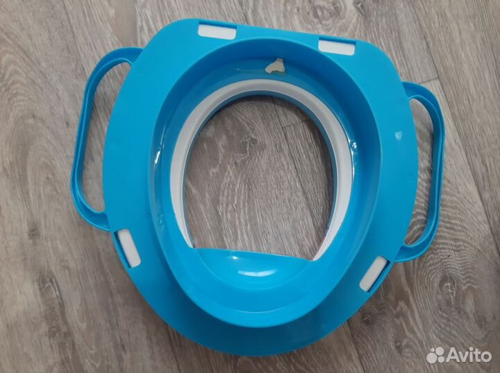 Детское сиденье на унитаз