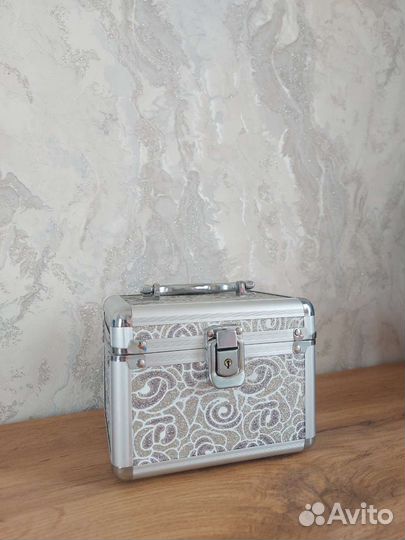 Шкатулка для украшений