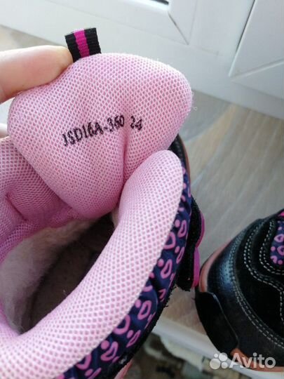 Продам обувь для девочки