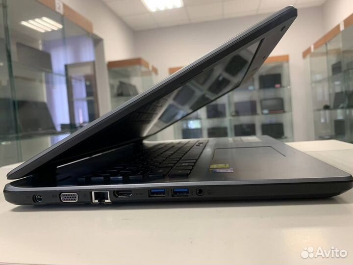 Ноутбук Acer Aspire 17.3 (Pentium/ 4gb/ 820M)