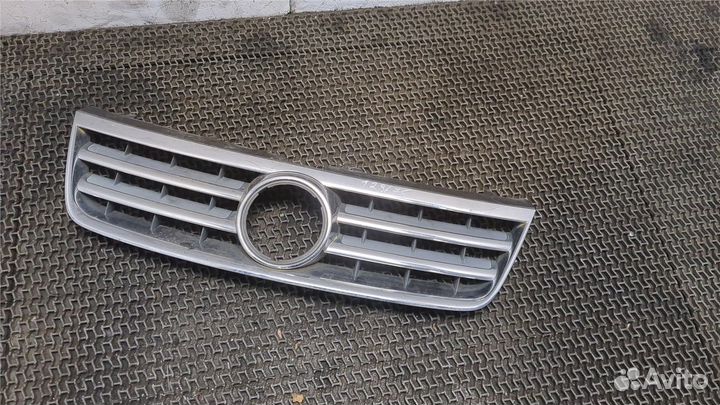 Решетка радиатора Volkswagen Touareg, 2004