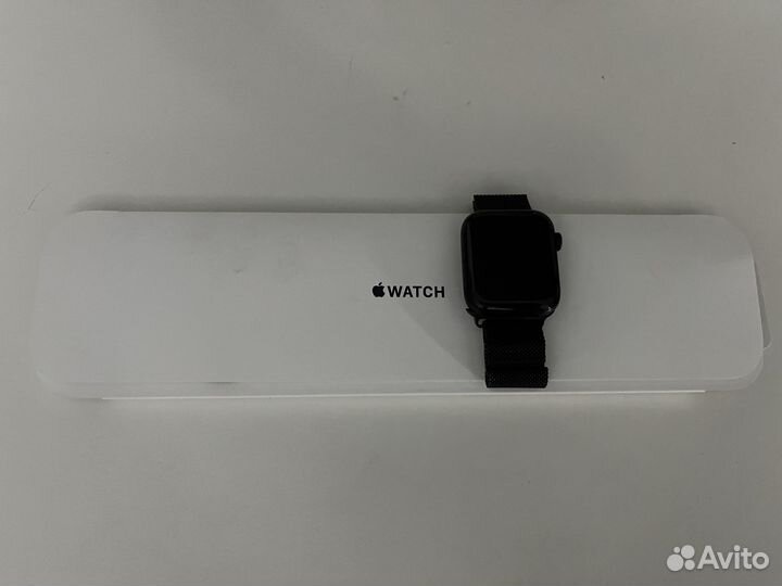 Apple Watch SE 2 (2022) 44mm Midnight with GPS