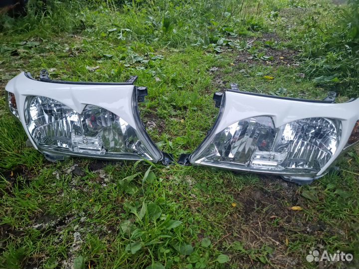 Фары на toyota land cruiser 200 передние