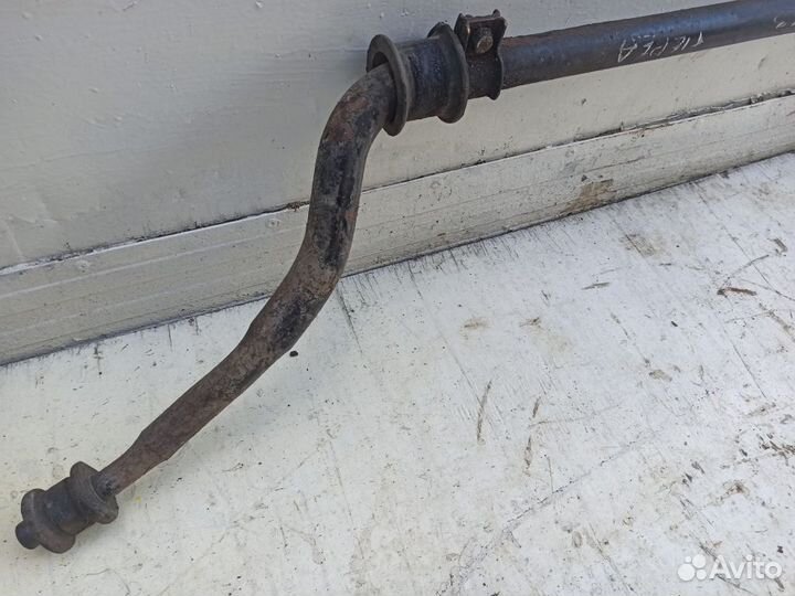 Стабилизатор передний